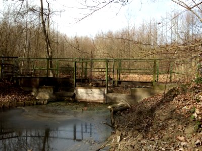 Altäckergraben, bei Linkenheim, Wehr an der Mündung in den Rheinniederungskanal (2)