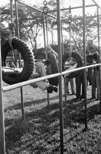 Als onderdeel van de selectie, die de kandidaten voor de officiers-opleiding van, Bestanddeelnr 1609-4-2 photo