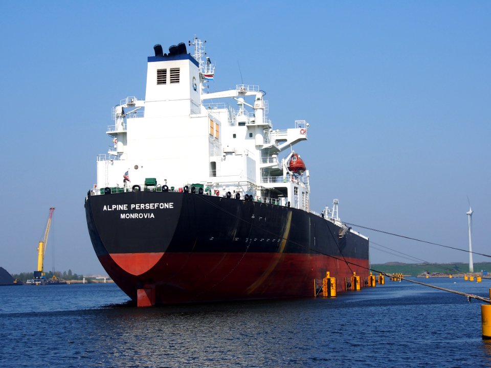 ALPINE PERSEFONE - IMO 9379961 - Callsign A8MS7 in de Afrikahaven, foto1