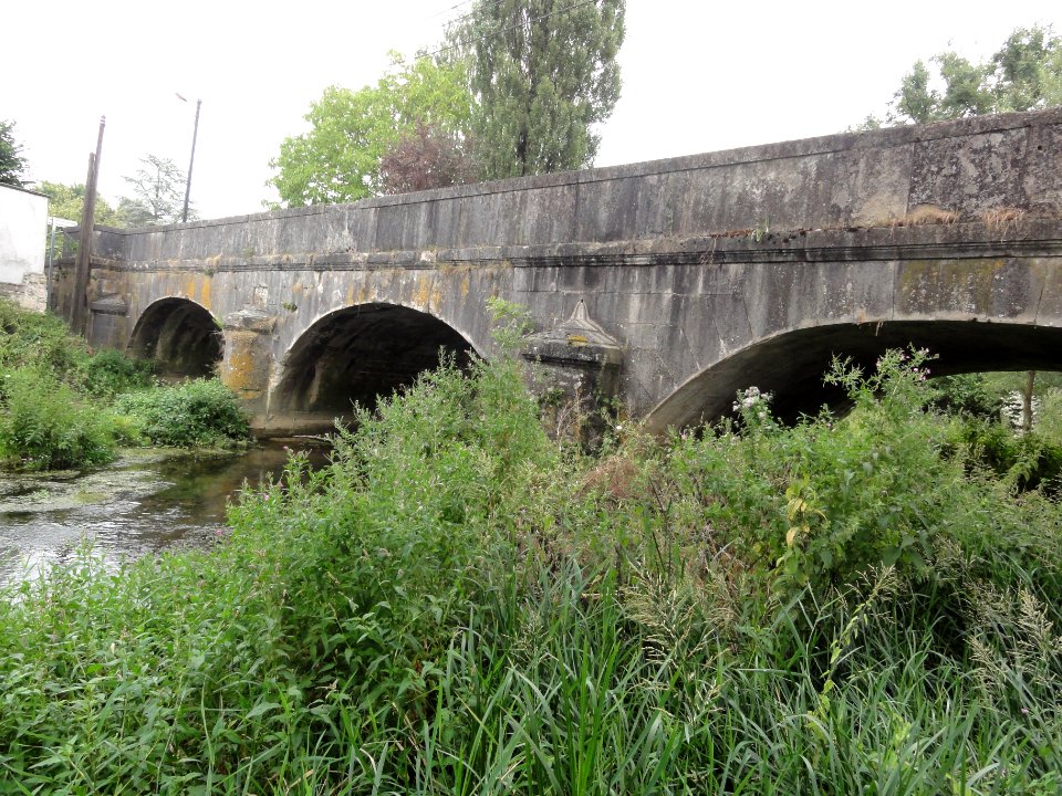 Aubréville (Meuse) pont de la Cousance (01)