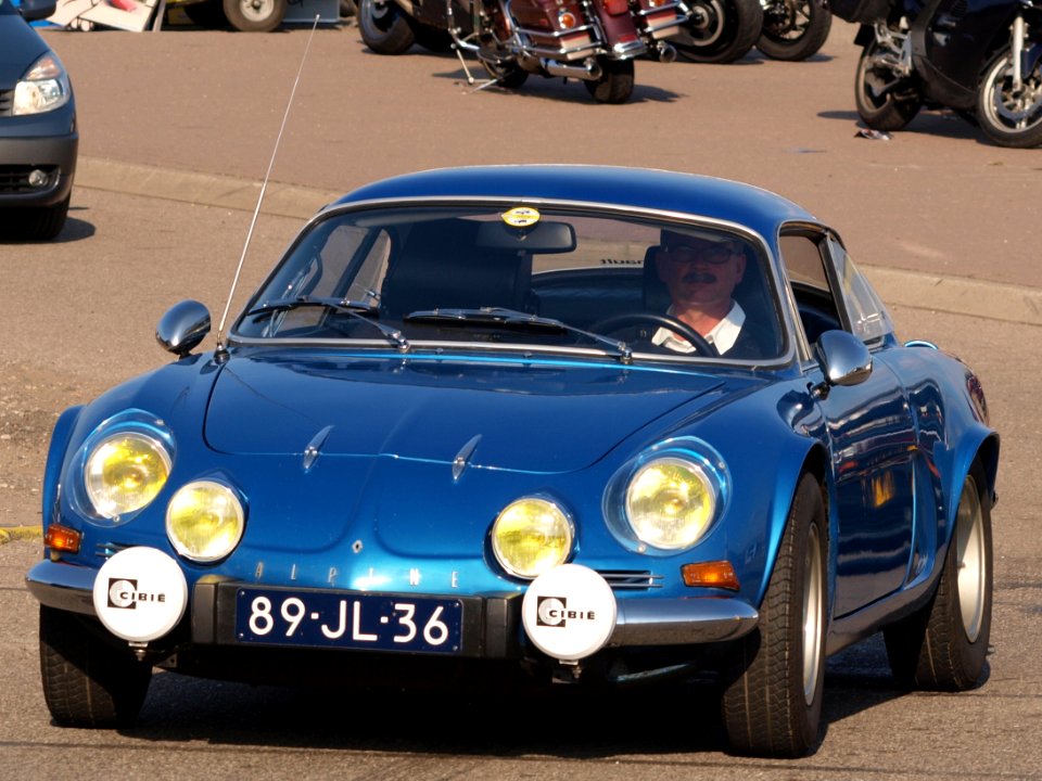 Alpine-Renault A110-1300VC dutch licence registration 89-JL-36 pic2