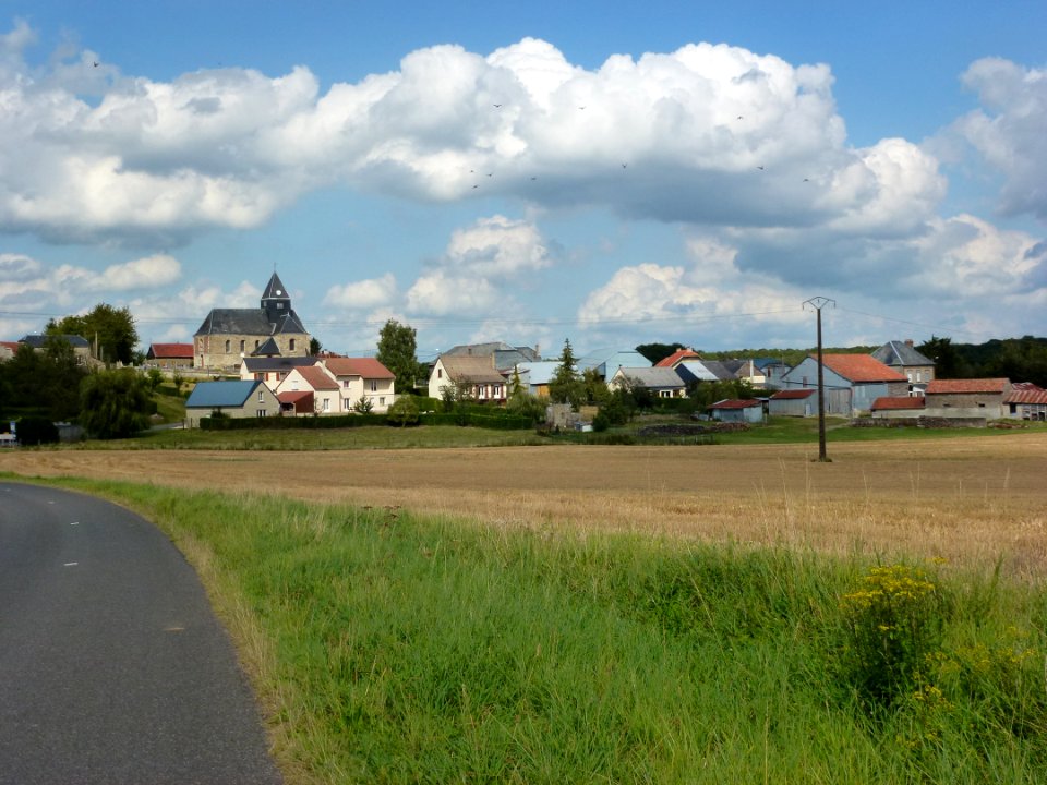 Auboncourt-Vauzelles (Ardennes) vue du village d'Auboncourt