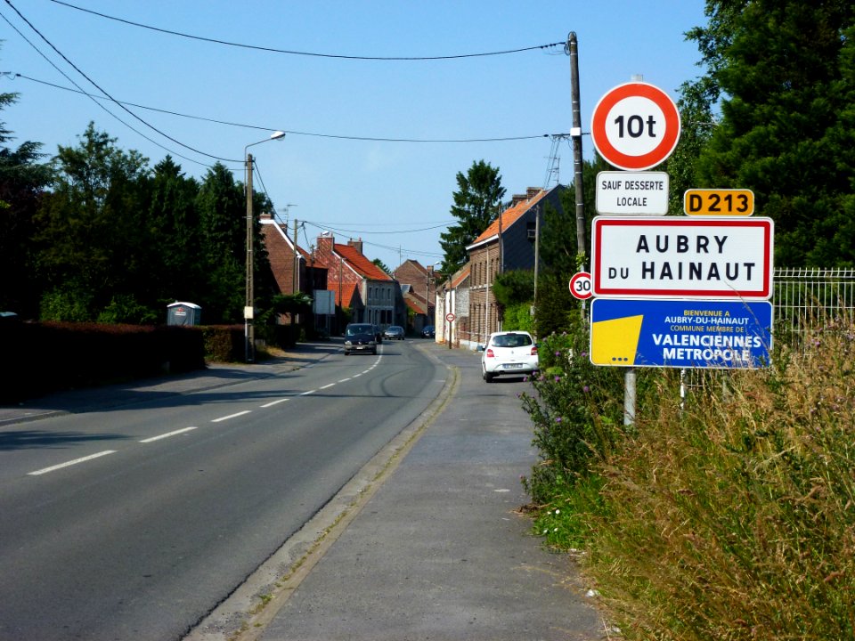 Aubry-du-Hainaut (Nord, Fr) city limit sign