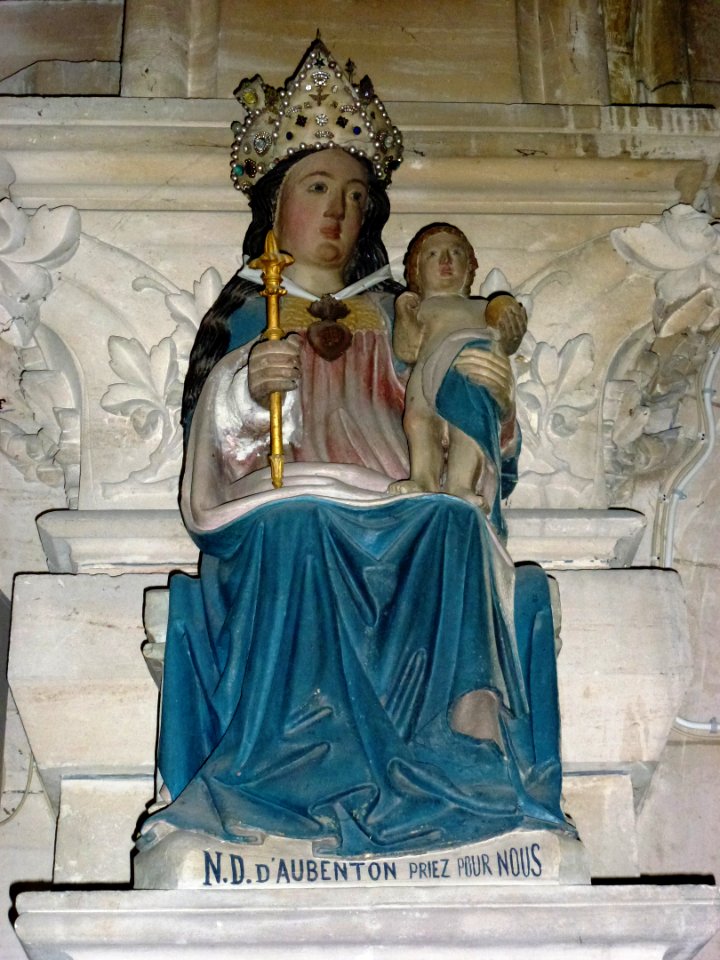 Aubenton (Aisne) Église Notre-Dame, statue N.D.-d'Aubenton