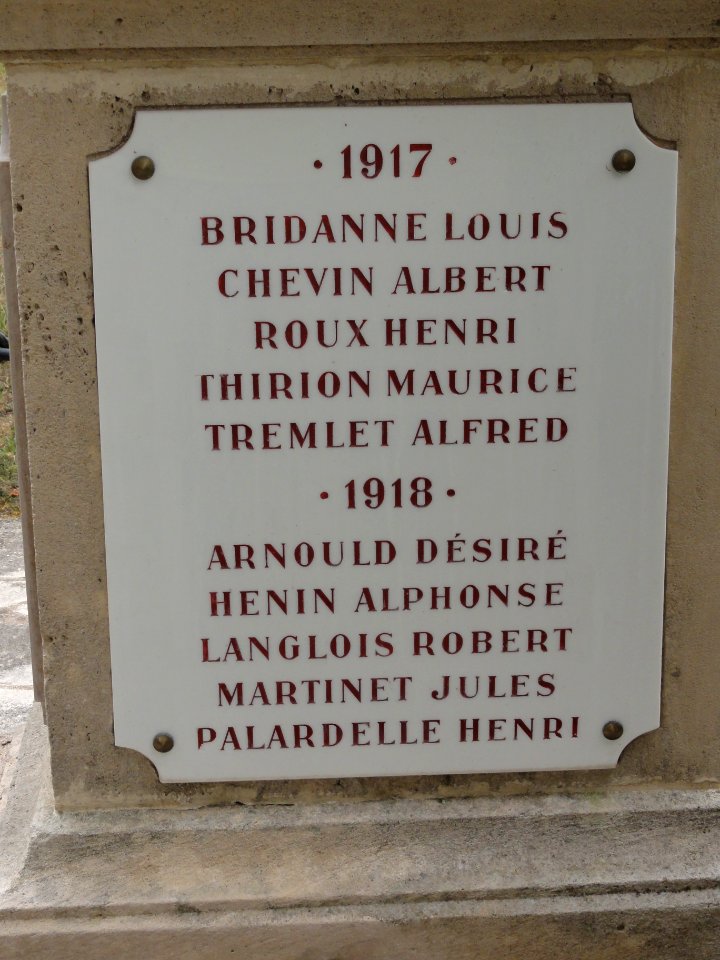 Aubréville (Meuse) monument aux morts (04)
