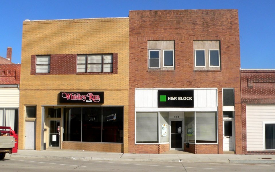 Auburn, Nebraska 908-910 Central Avenue from S 1