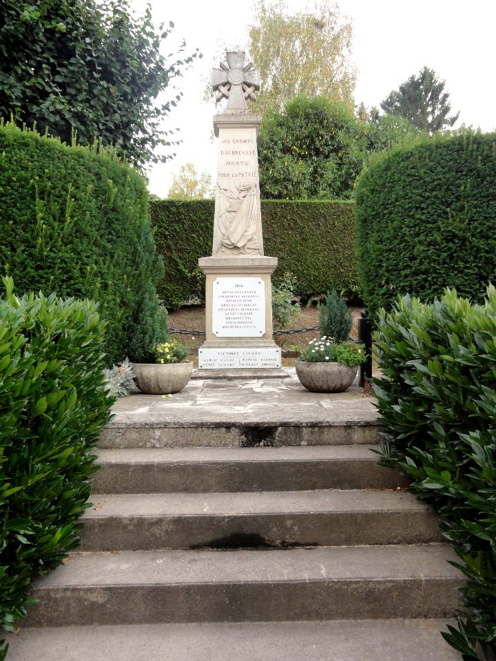 Aubréville (Meuse) monument aux morts (01)