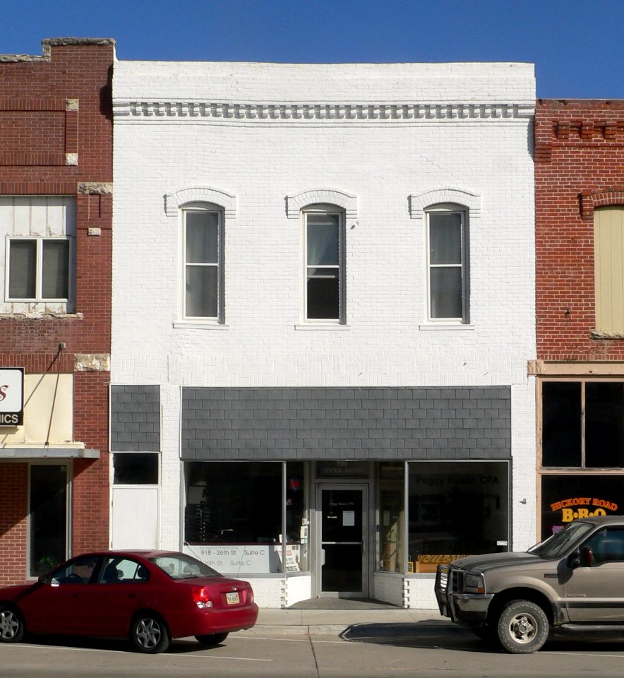 Auburn, Nebraska 916 Central Avenue from S 1