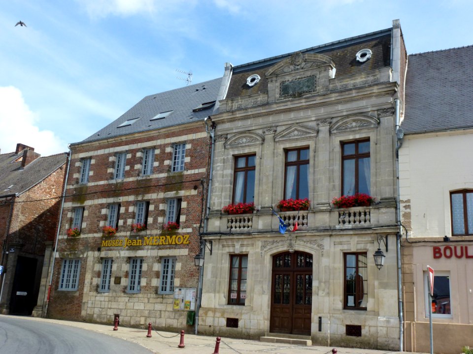 Aubenton (Aisne) mairie et musée
