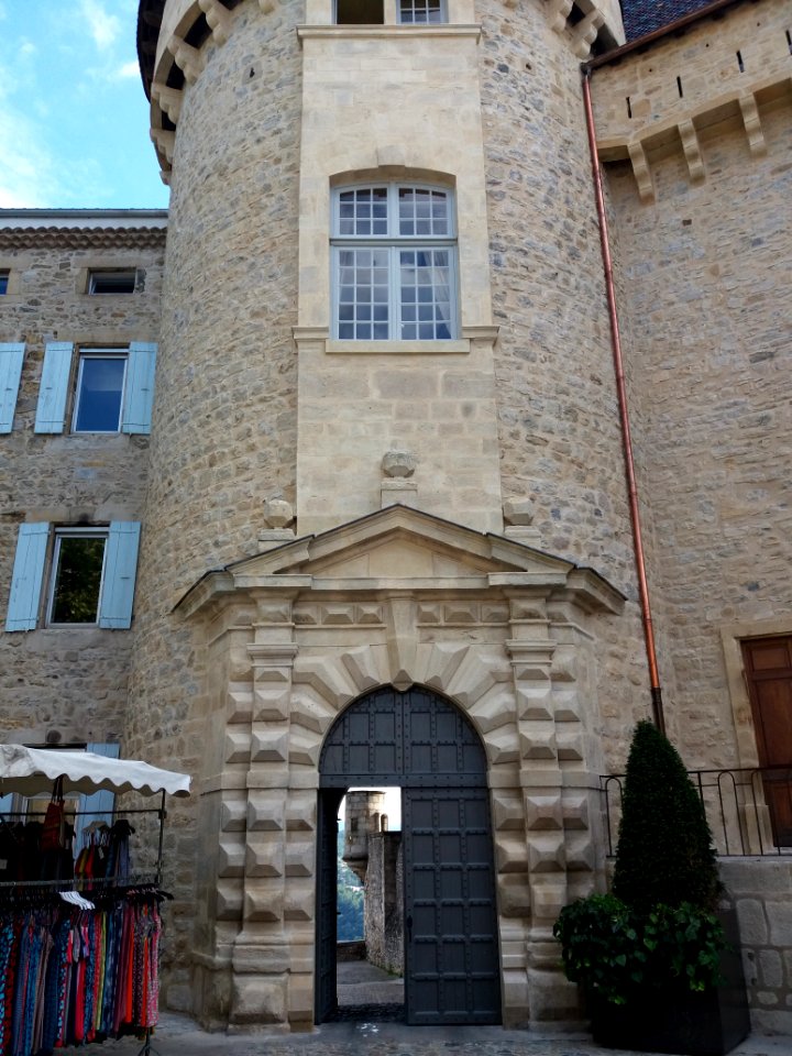 Aubenas - Château - Porte de la tour