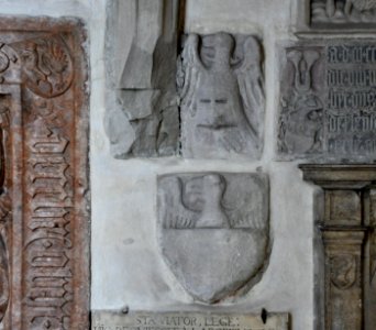 Augsburg Domkreuzgang Westflügel Joch1 Wappensteine Burggraf
