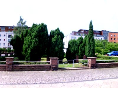 August-Bebel-Straße 10, Sowjetischer Ehrenfriedhof