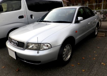 Audi A4 sedan 1.8T quattro (B5) front
