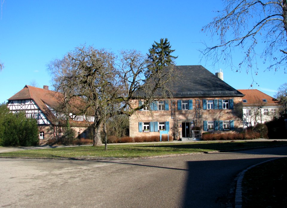 Auhof HIP, Dorfplatz