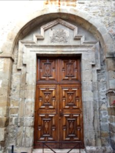 Aubenas - Dôme Saint-Benoît place de la Grenette - Porte