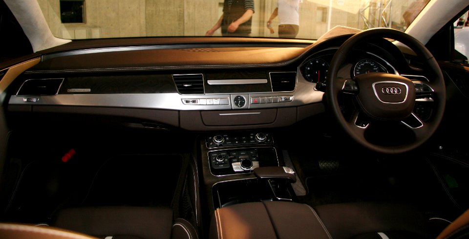 Audi A8 D4 interior