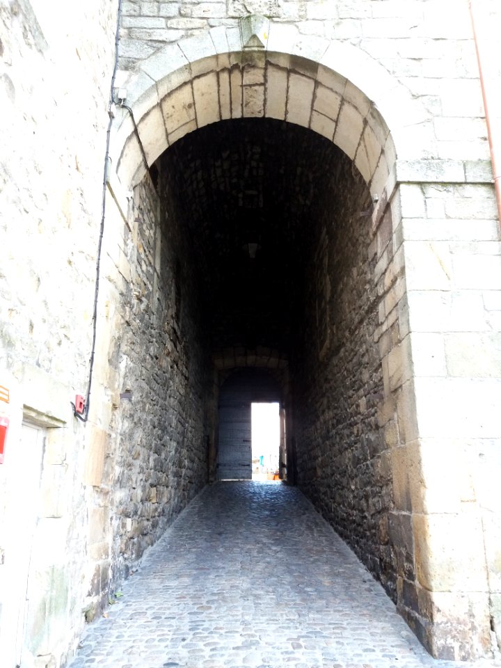 Aubenas - Château - Passage de la tour