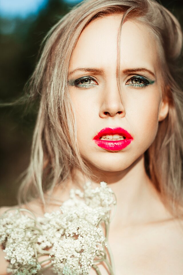 Model emotions fashion