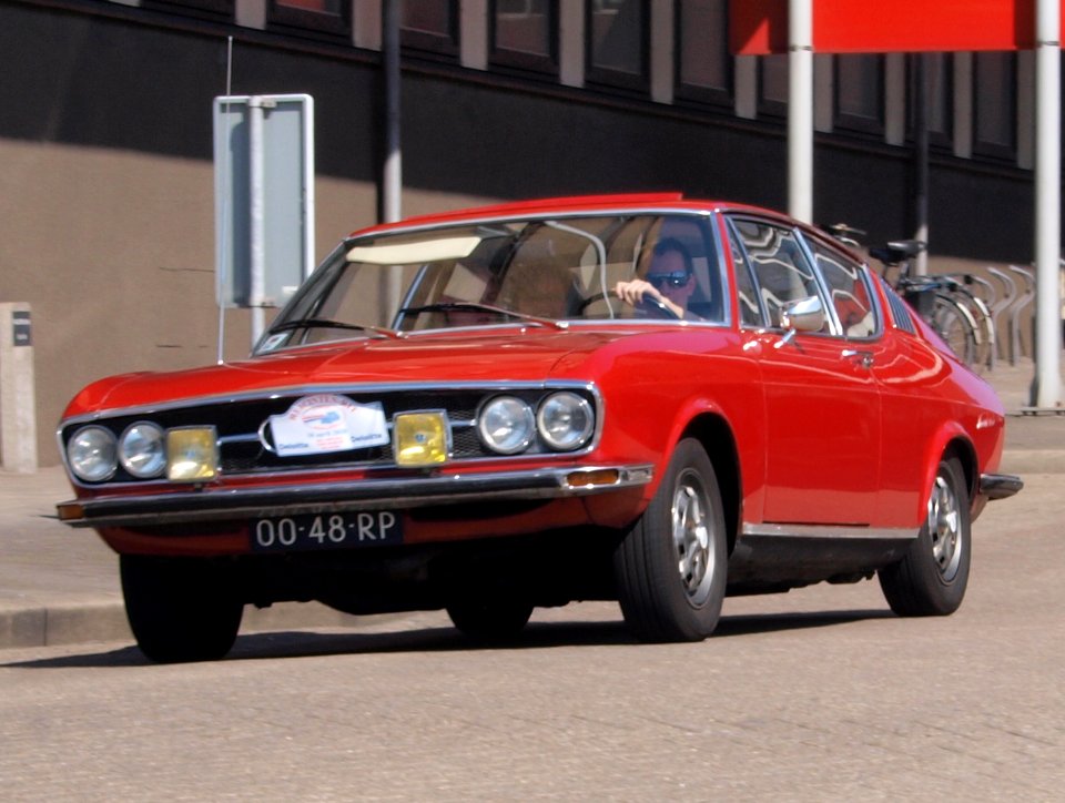 Audi 100 Coupe S, build in 1977, Dutch licence registration 00-48-RP, at IJmuiden, The Netherlands, pic4