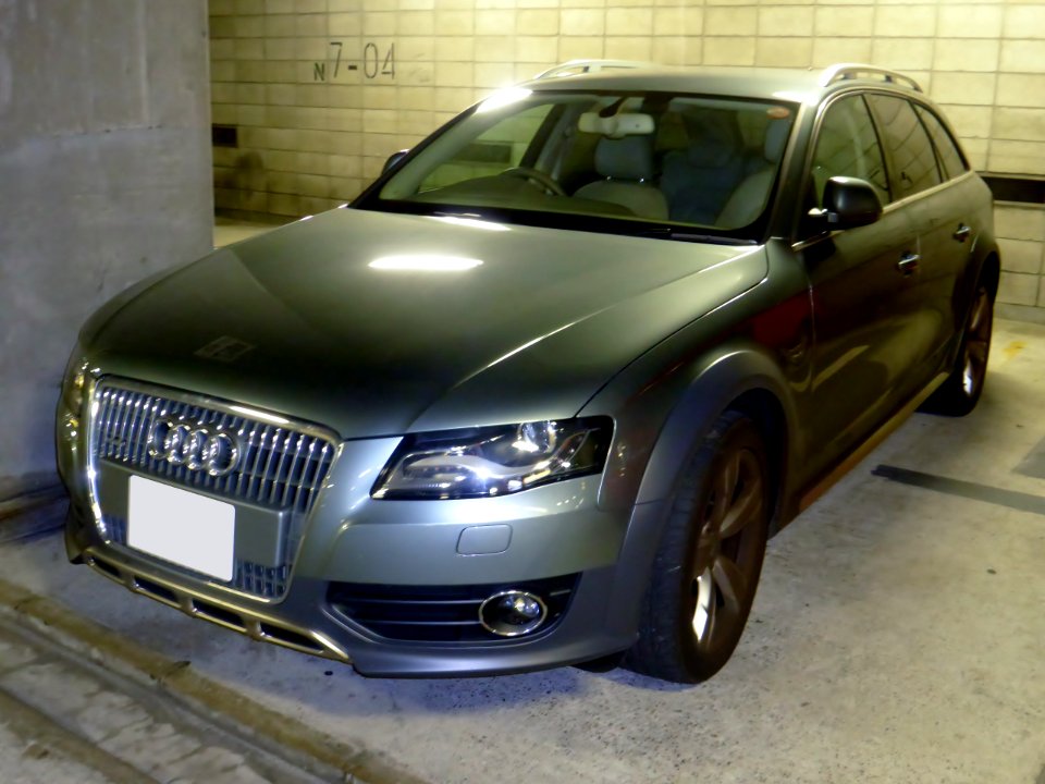 Audi A4 Allroad quattro 2.0T (B8) front