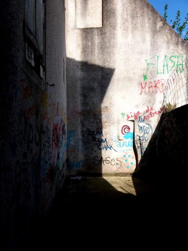 Aubenas - Rue du Dôme Saint-Benoît - Graffiti