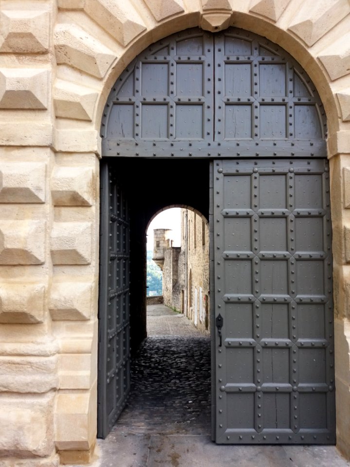Aubenas - Château - Porte de la tour - Détail