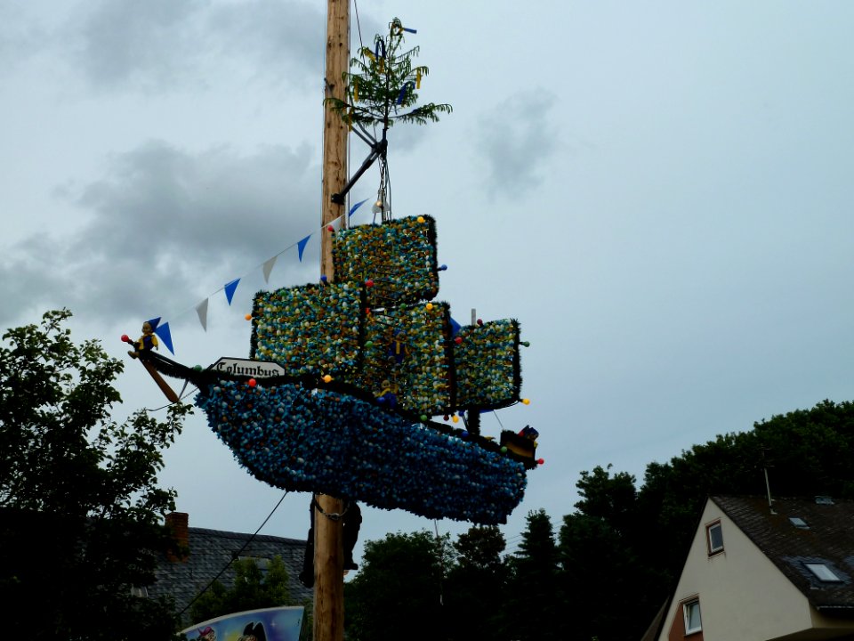 Aufhängen Kirmeskrone Immendorf 20130615 04
