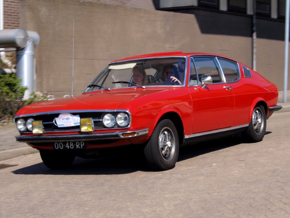 Audi 100 Coupe S, build in 1977, Dutch licence registration 00-48-RP, at IJmuiden, The Netherlands, pic5