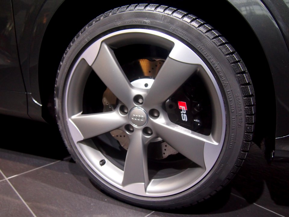 Audi RS-Felge mit Bremssattel