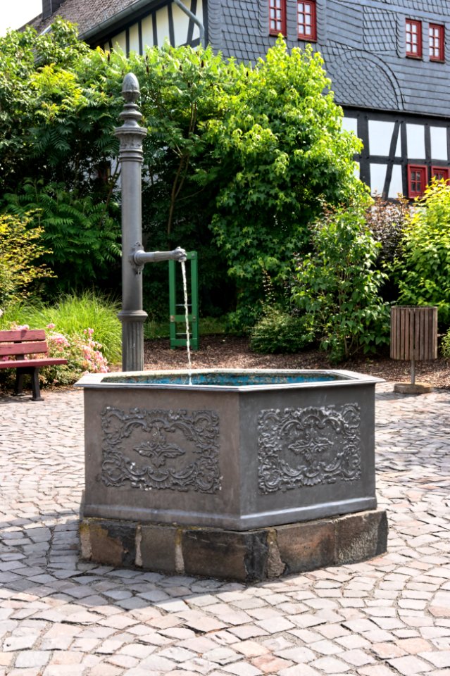 Atzelgift Well