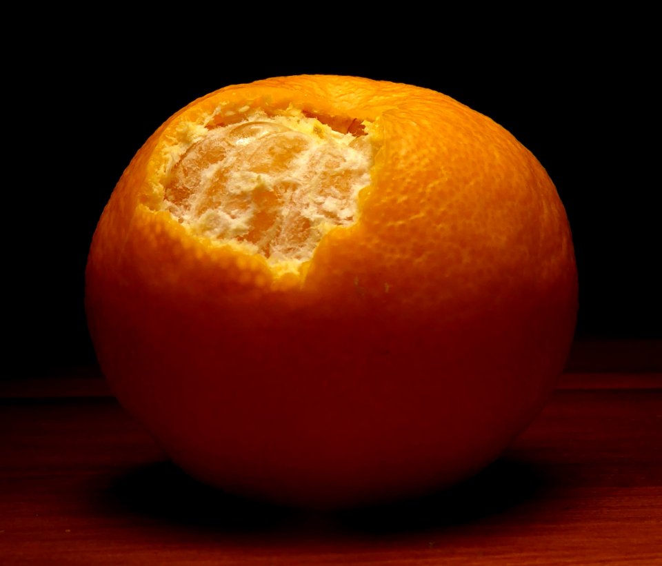 Aufgebrochene Clementine