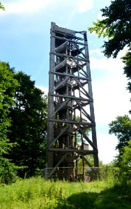 Atzelbergturm 2017 mit Brandschäden (1)