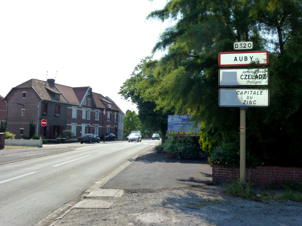 Auby (Nord, Fr) city limit sign
