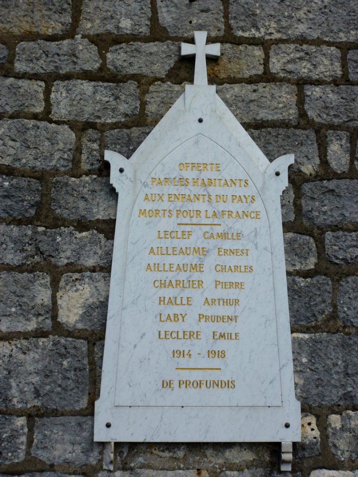 Auge (Ardennes) Église Saint-Gorgery, plaquette monument aux morts