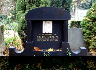 Aug. Wilhelm von Hofmann - Dorotheenstädtischer Friedhof - Berlin, Germany - DSC00278