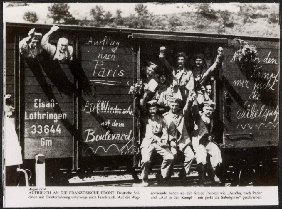 Aufbruch an die Französchische Front. August 1914 Deutsche Soldaten mit Fronterf, Bestanddeelnr 158-2342