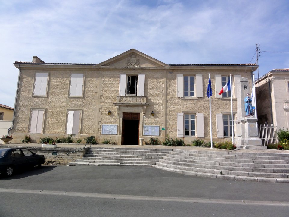 Aulnay-de-Saintonge, mairie