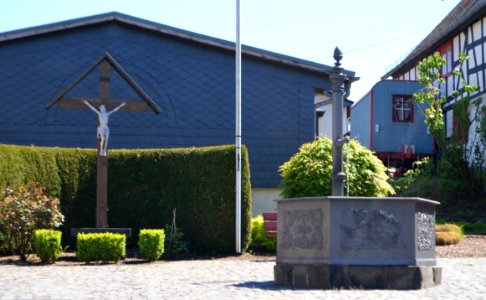 Atzelgift, Brunnen