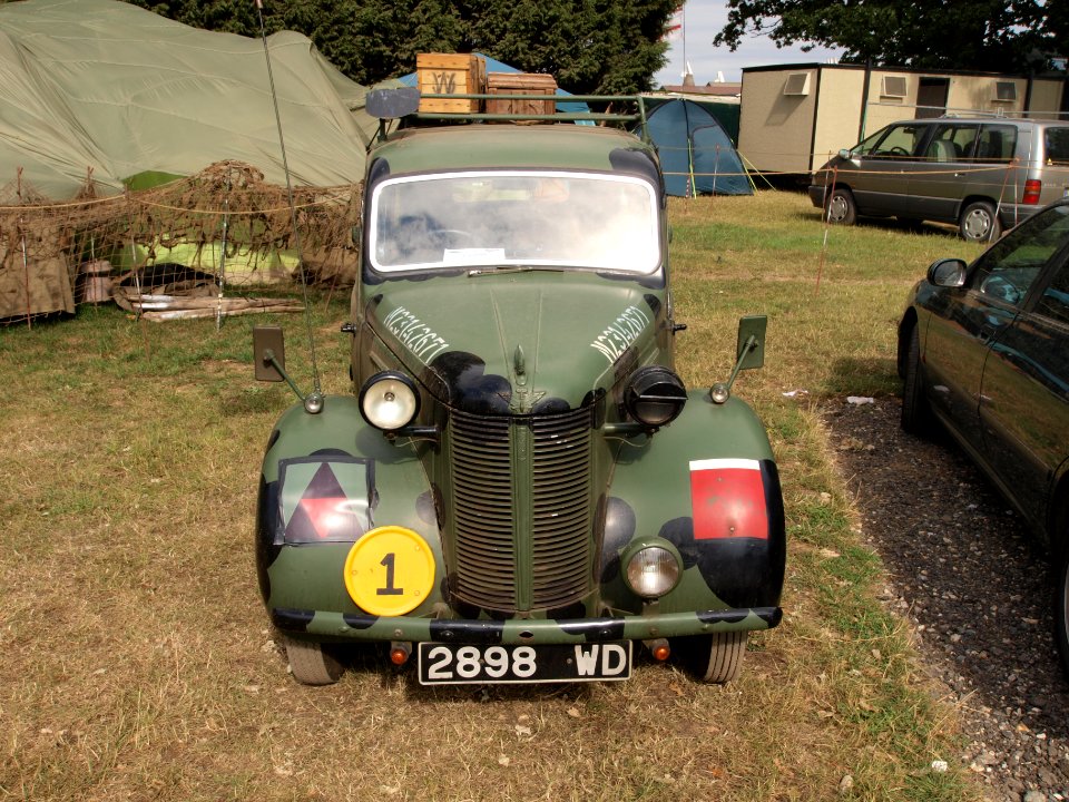 Austin 8 Staff Car, hood number M23142671, licence registration '2898 WD' pic2