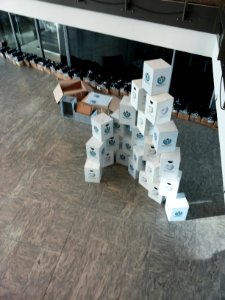 Aufbau mit boxen auf WikiCon 2014 (3)