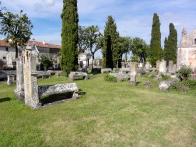 Aulnay-de-Saintonge, cimetière église St.Pierre de la Tour