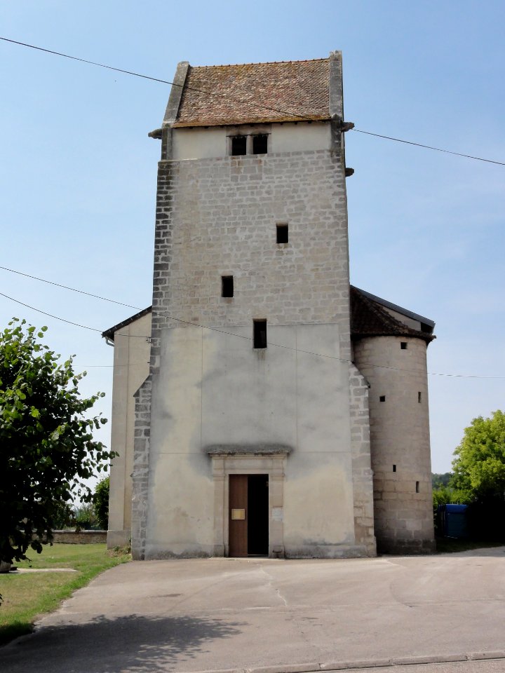 Aulnois sous Vertuzey (Meuse) Église Saint-Sébastien tour romane