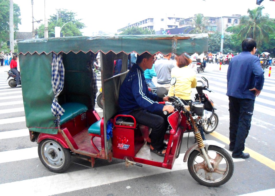 Auto-rickshaw in Haikou - 02