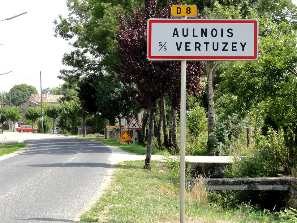 Aulnois-sous-Vertuzey (Meuse) city limit sign