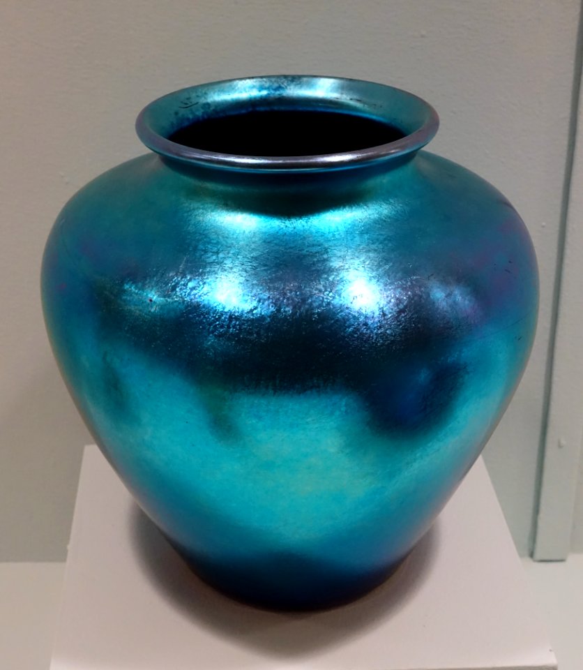 Aurene vase, Steuben Division of Corning Glass Works, New York, 1900-1925, blue iridescent blown glass - Krannert Art Museum, UIUC - DSC06571