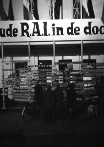 Autorally voor persvertegenwoordigers als officiele sluiting van de oude RAI, Bestanddeelnr 912-0373