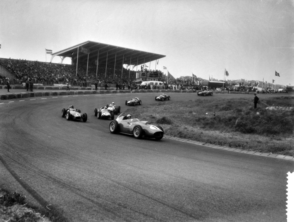 Autoraces op het circuit van Zandvoort van de Grand Prix Start Grand Prix, op ko, Bestanddeelnr 910-4127
