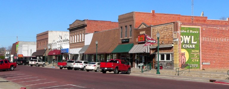 Aurora, Nebraska N side M St from 13 St