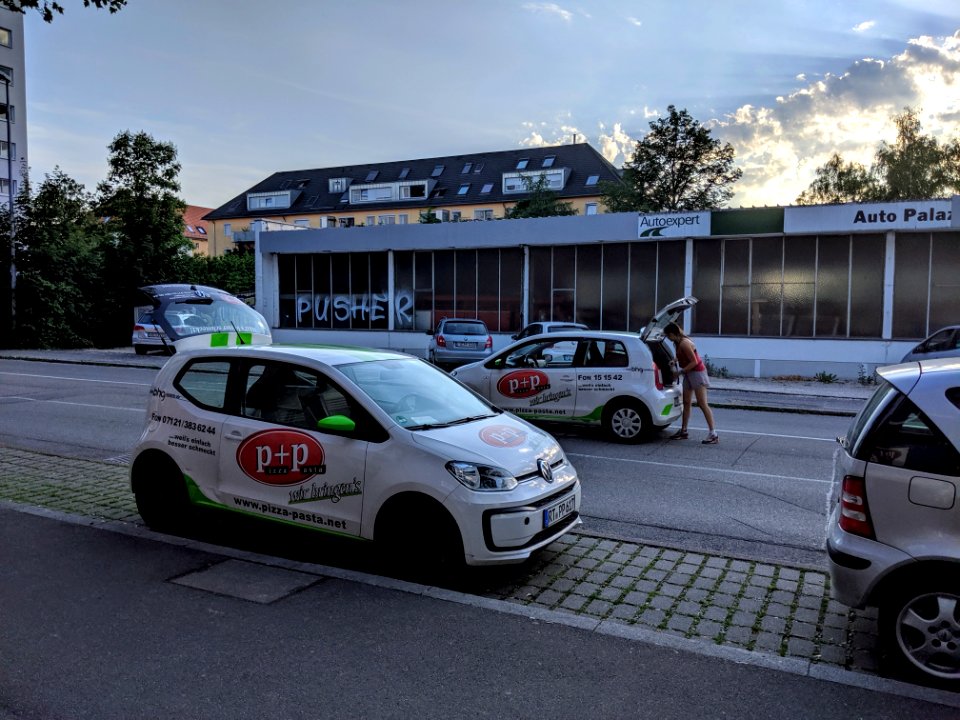 Autos von Pizza+Pasta in Tübingen