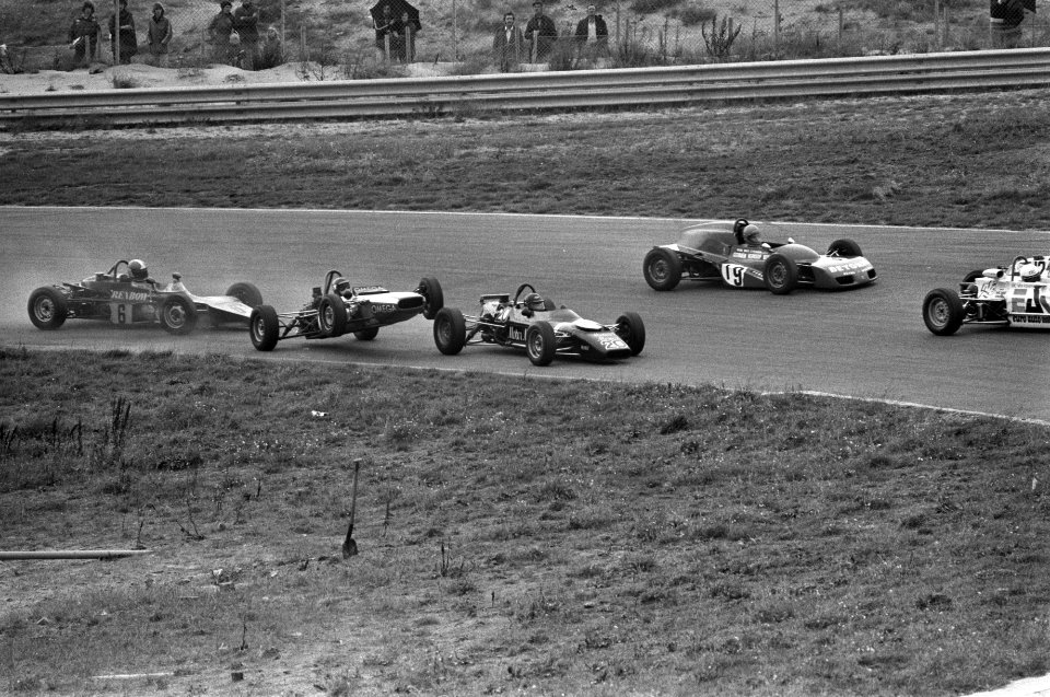 Autoraces op Zandvoort Vaney (31) in de fout in Tarzanbocht, Bestanddeelnr 928-1878